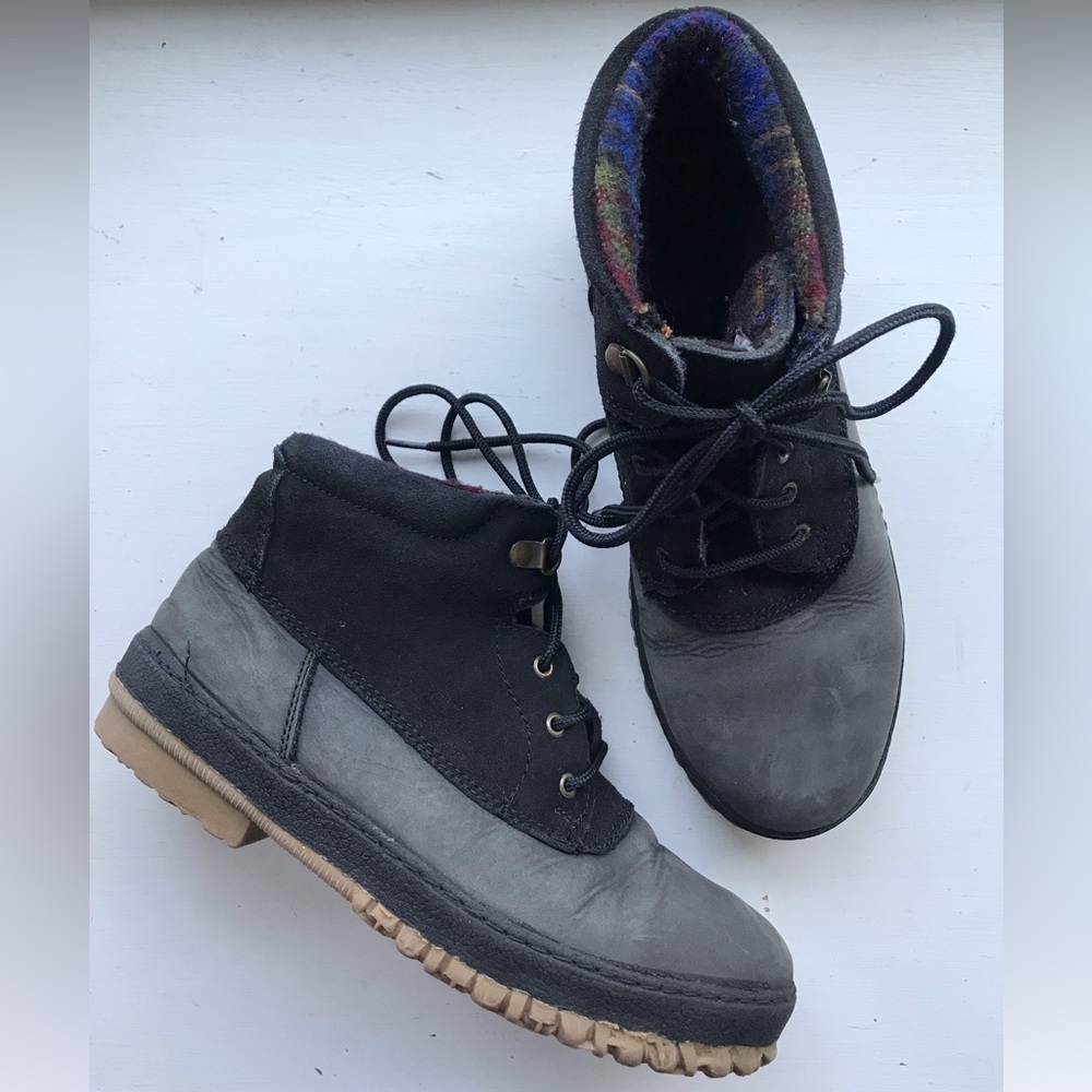 90’s Charcoal Bass Suede Leather Flannel Lined Boots